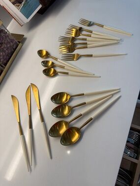 X Gallery Gold and Cream Flatware Set - Elegant Home Dining Cutlery